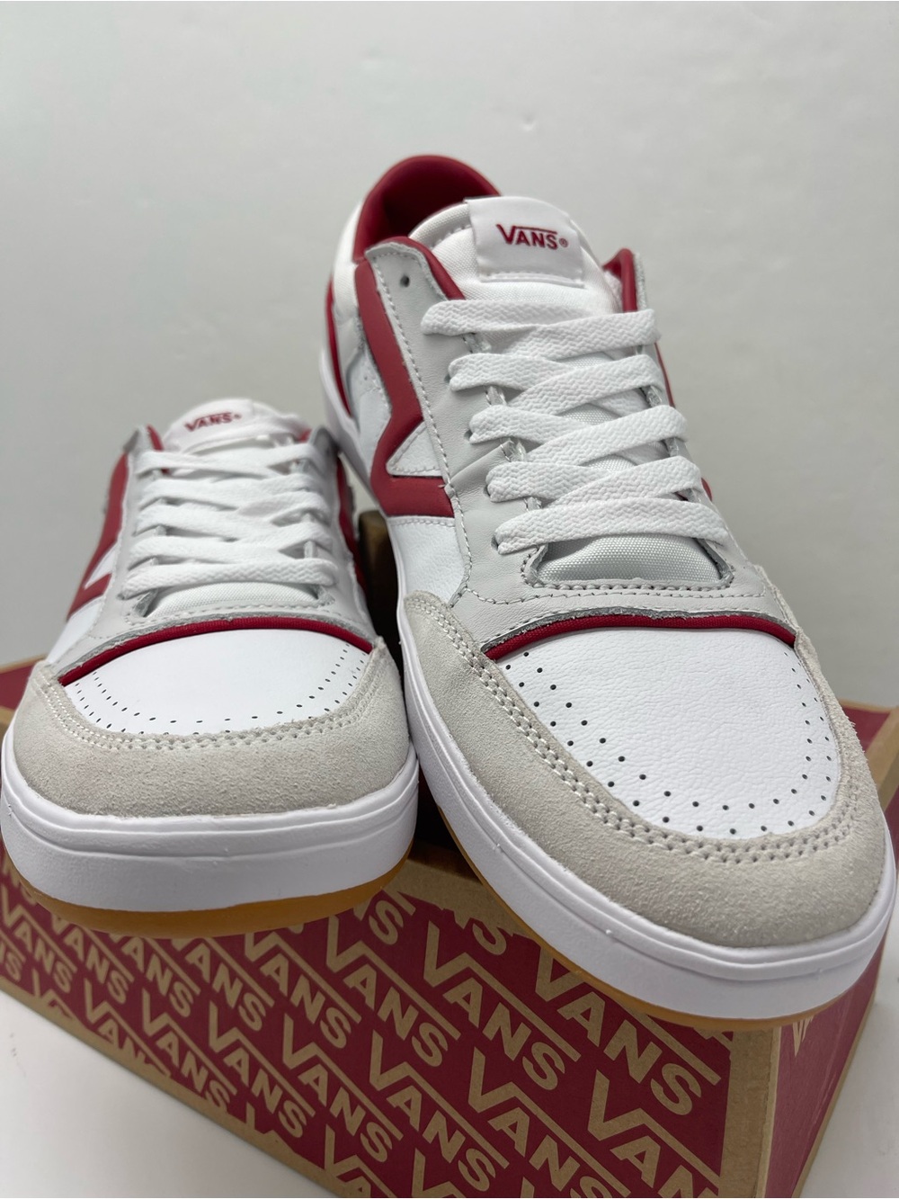 Vans Men’s Lowland Cc Jmp R Court Red/White
VN0007P2Y52 Sneakers - Picture 6 of 16